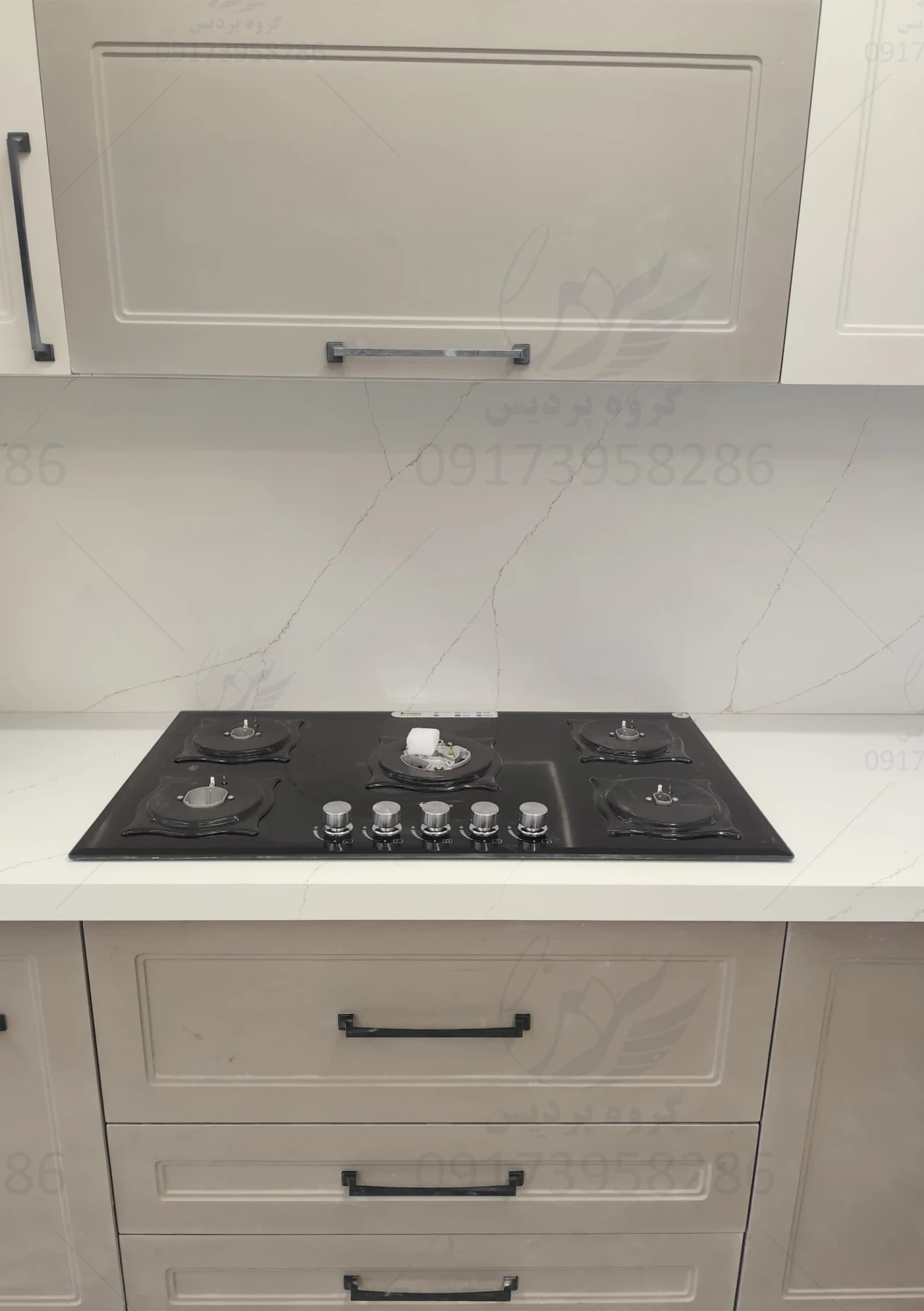 Totem 9121 Carrara Dora
